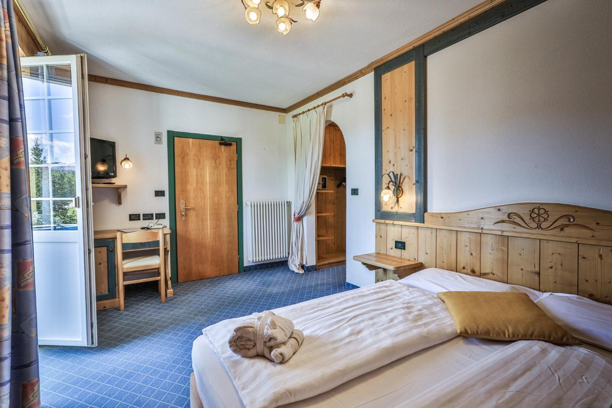Hotel Savoy Vigo di Fassa Zimmer foto