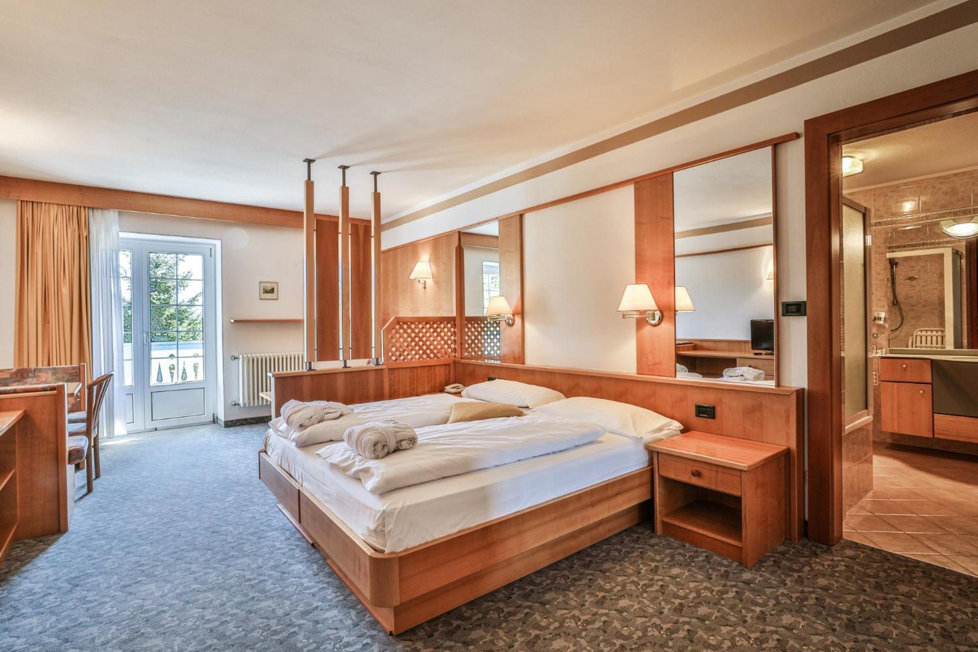 Hotel Savoy Vigo di Fassa Zimmer foto