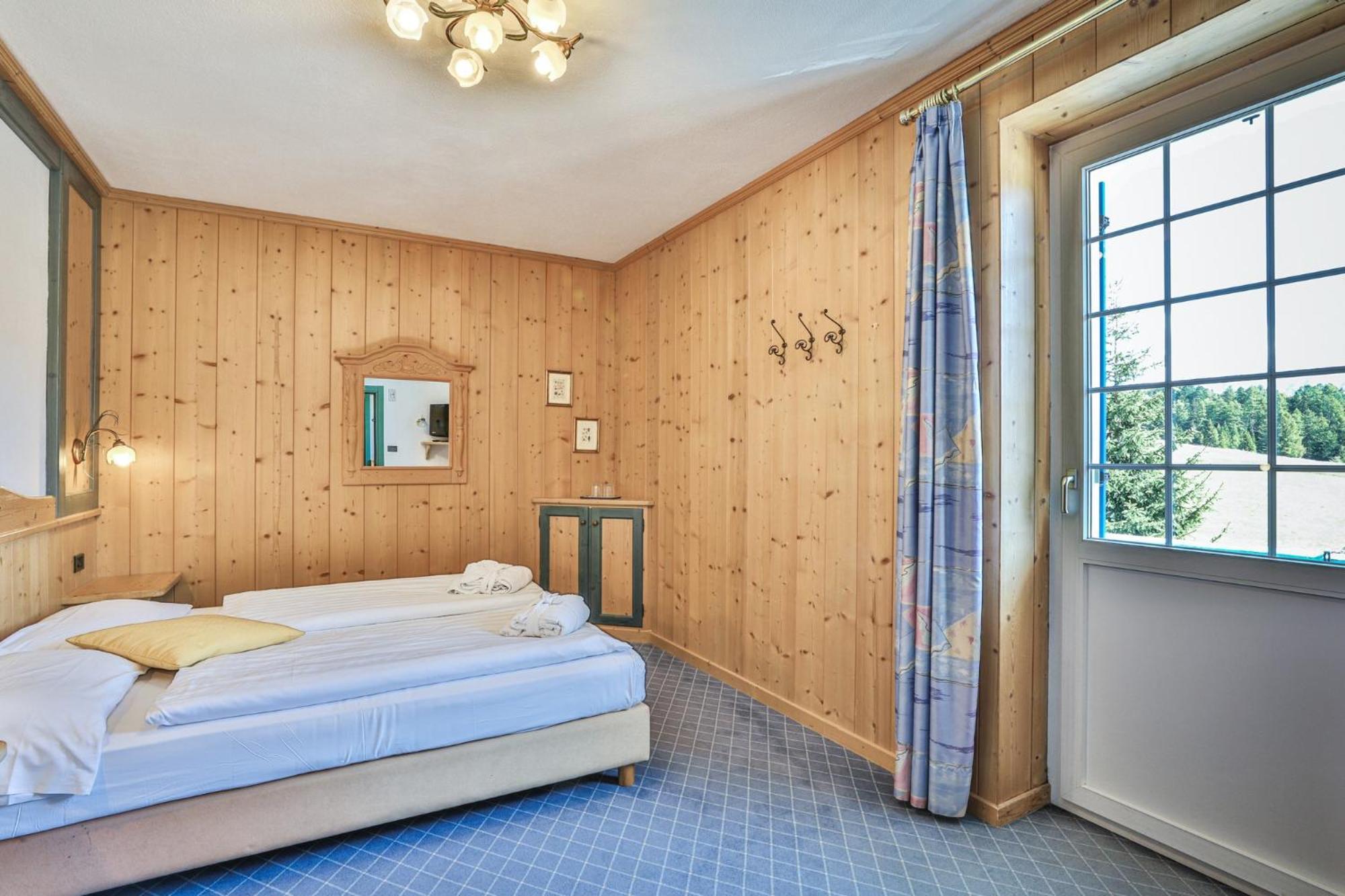 Hotel Savoy Vigo di Fassa Zimmer foto