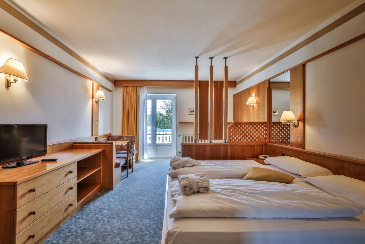 Hotel Savoy Vigo di Fassa Exterior foto